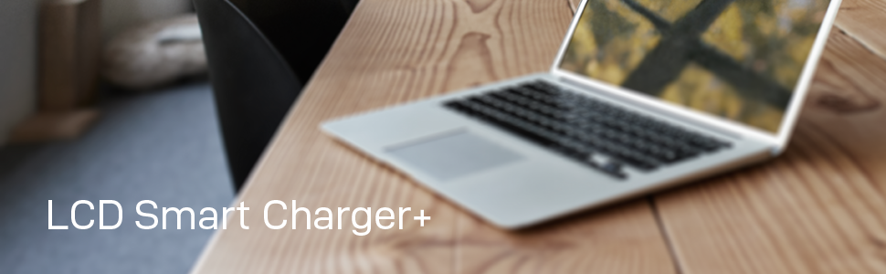 Зарядний пристрій VARTA для акумуляторів AA/AAA (LCD Smart Charger+, Single)