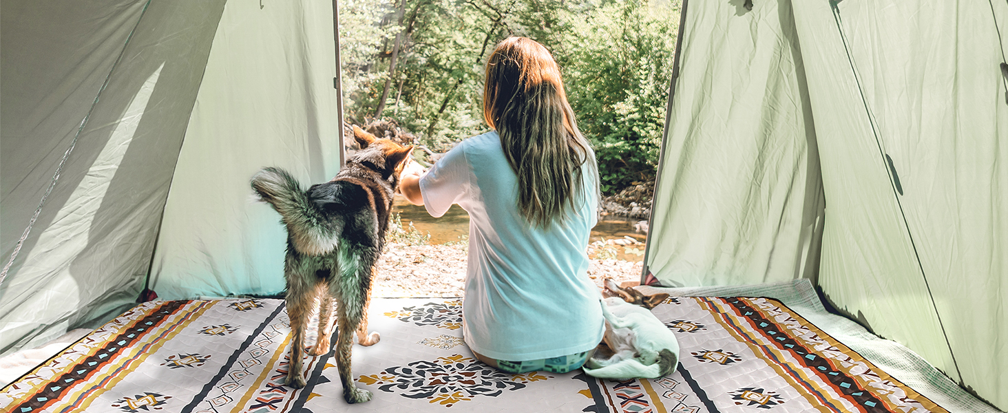 Плед для пікніка HAUSPROFI 200x200 см водонепроникний, ізольований - для пікніка, пляжу, кемпінгу. З бавовняним наповнювачем, ручкою та кілочками