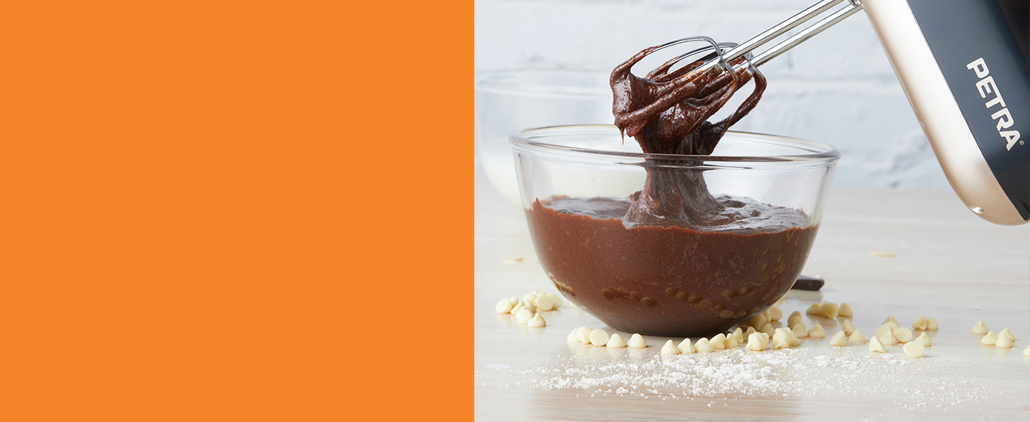 Ручний міксер Petra 300W з 5 швидкостями, турбо-функцією, гачками для тіста та вінчиками, сріблястого кольору