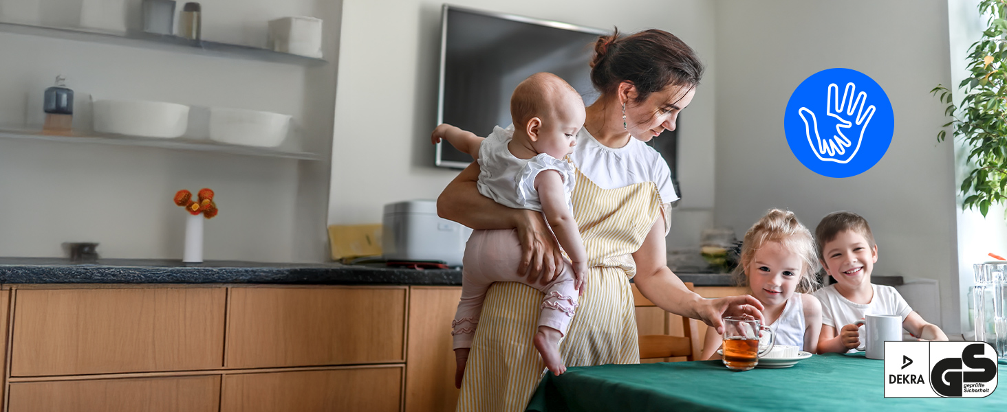 Електричний чайник MEDION LIFE MD12106, 2.2 кВт, 1.5 л, LED дисплей, LED підсвітка, автопрограми, захист від дітей, чорний