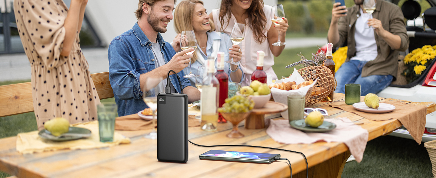 Power Bank SOARAISE 27000mAh з LED-дисплеєм: зарядний акумулятор для телефону та планшета, 4 виходи, USB-C, чорний