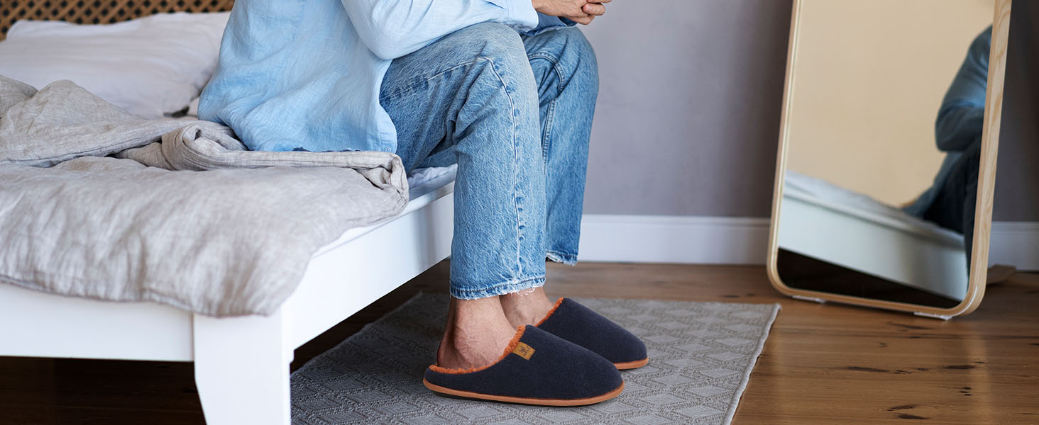 Чоловічі фетрові халапи KuaiLu: теплі, зручні, з м'якою підкладкою. Ідеальні для дому та вулиці. Розмір 44 EU, чорний колір.