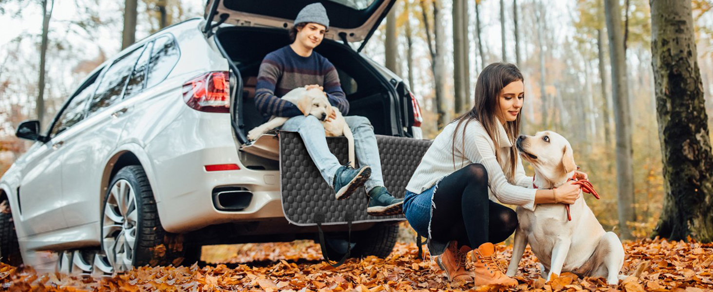 Килимок для собак у машину Taygeer, чорний, 145x136 см, вологостійкий та стійкий до подряпин, з боковими захистами та оглядовим вікном