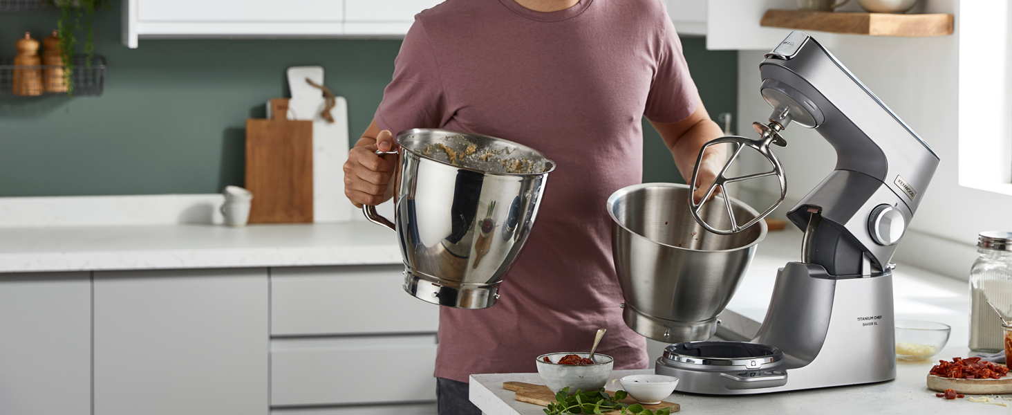 Кухонна машина Kenwood Titanium Chef Baker KVC85.004SI з вбудованими вагами, 1200 Вт, 2 чаші (5 л та 3,5 л), набір для кондитерських виробів, плавне регулювання швидкості, срібляста