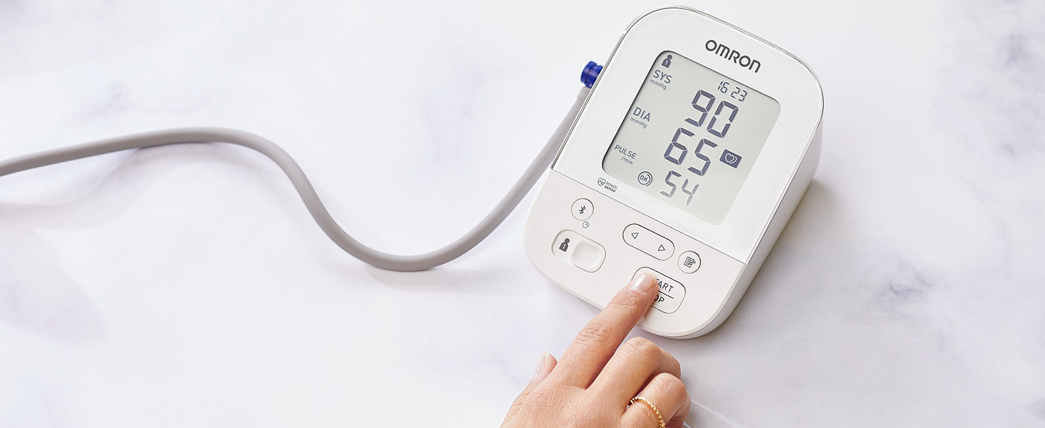 Тонометр OMRON X3 Comfort для вимірювання артеріального тиску на плечі | Автоматичний, клінічно перевірений, підходить для діабетиків та вагітних | Манжета Intelli Wrap 22-42 см | Рекомендовано Stiftung Warentest 09/20