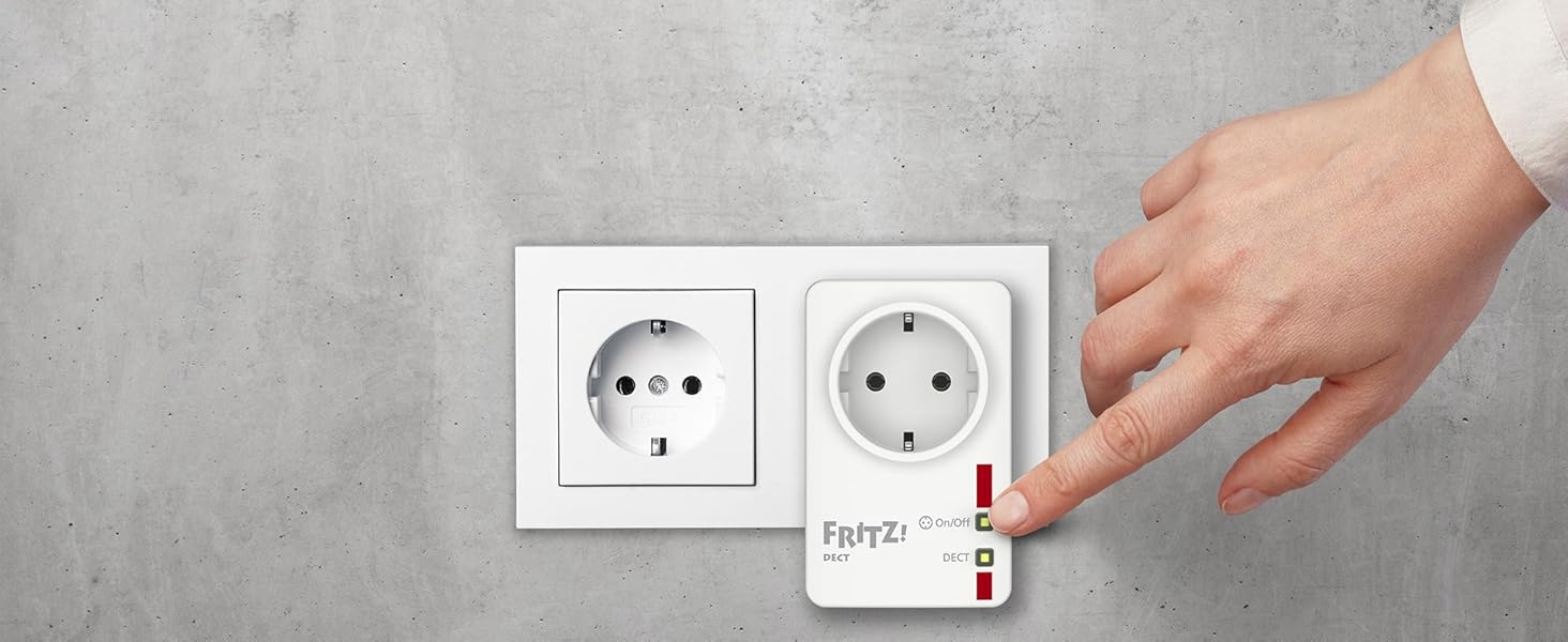 Розумна розетка FRITZ!DECT 210 для Smart Home з захистом від вологи (IP 44)