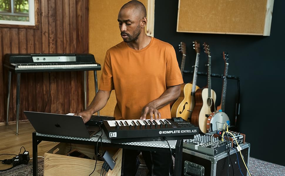 Native Instruments Komplete Kontrol A61 - MIDI-клавіатура з 61 клавішею