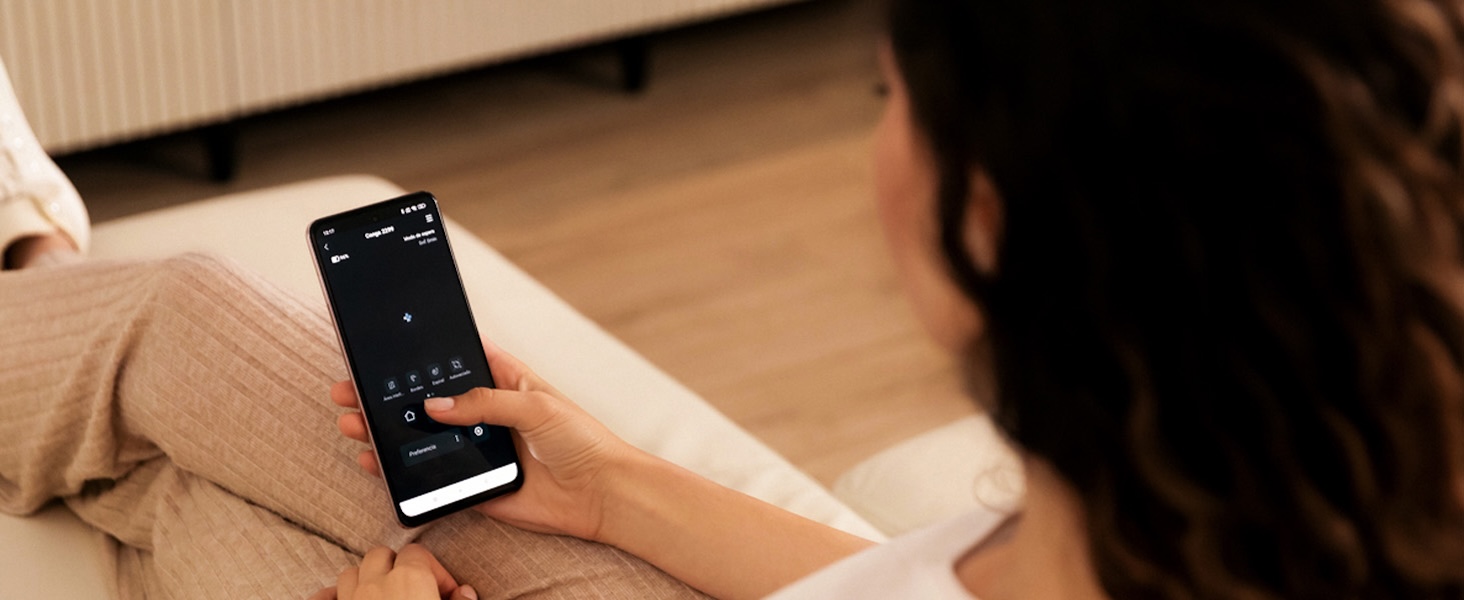 Робот-пилосос Cecotec Conga M10 X-Treme: 7000 Pa, 160 хв роботи, гіроскопічна навігація, датчики захисту від падіння