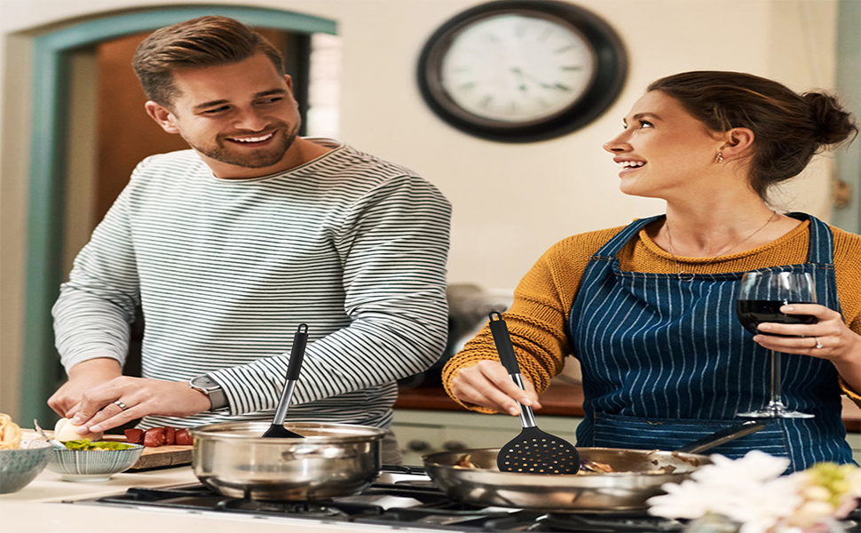 Набір кухонних аксесуарів 45 предметів з нержавіючої сталі: лопатки, ложки, скребки. Ідеально для кухонного приладдя та подарунків