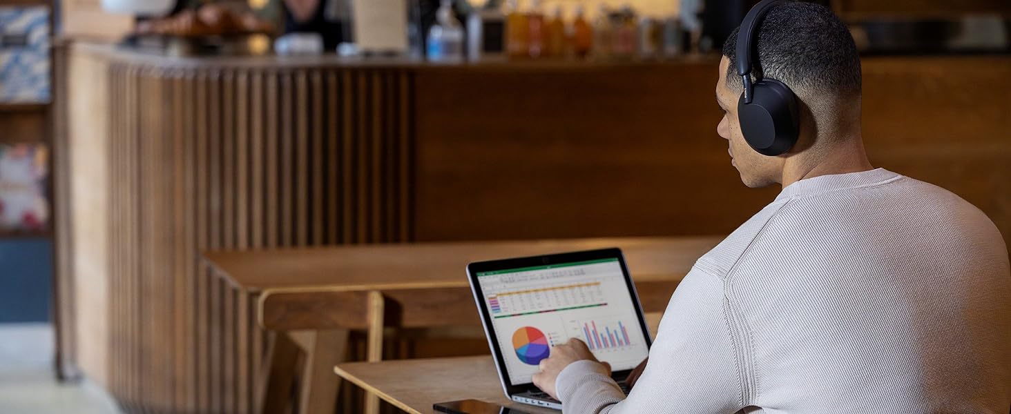 Навушники Sony WH-1000XM5 чорні: бездротові, з шумозаглушенням, Bluetooth, Hi-Res Audio, до 30 год роботи, для iOS та Android + жорсткий кейс