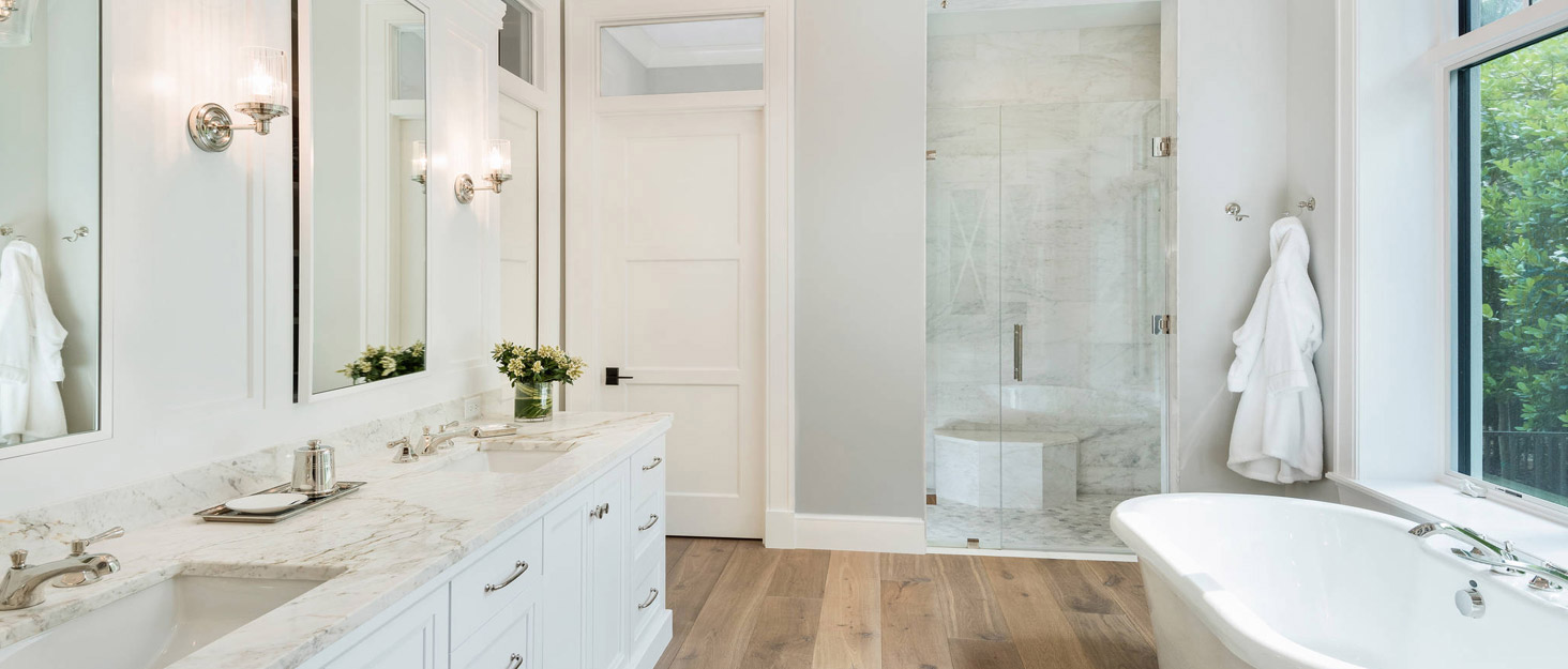 Штанга для душу L-подібної форми, регульована 60-134 см, з кріпленням для штори та опорою для стелі, чорна. Підходить для ванни/ванної кімнати. Потрібно свердління.