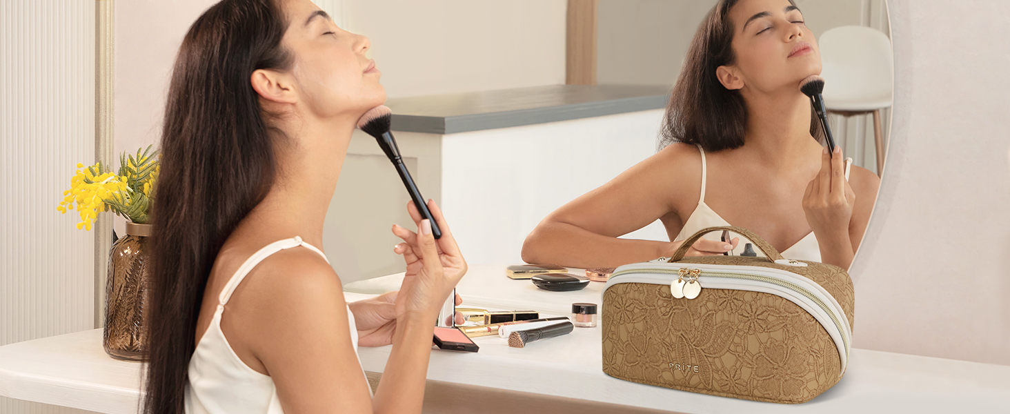 Косметичка велика містка для подорожей, водонепроникна з PU-шкіри, з прозорими перегородками та ручкою (M, Коричнева квітка)