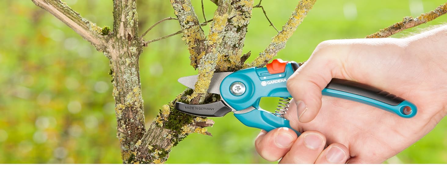 Секатор Gardena B+/L із алюмінієвими ручками, преміум байпас для гілок до 24 мм, змінне лезо