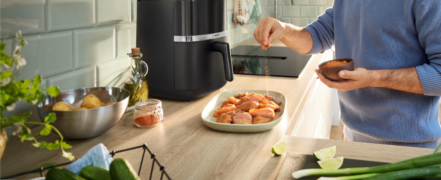 Фритюрниця повітряна Bosch Serie 4, XL, 6.1 л, чорна, 7 програм, розморожування, підігрів, сенсорний дисплей, MAF462B0