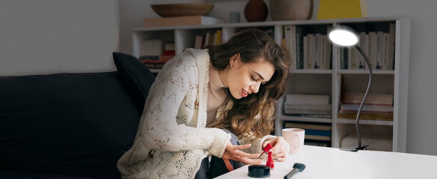 Glocusent 5W LED Лампа для читання на ліжко, кліпса, 36 LED, 5 рівнів яскравості, гнучкий тримач, CRI 90, USB зарядка (біла)