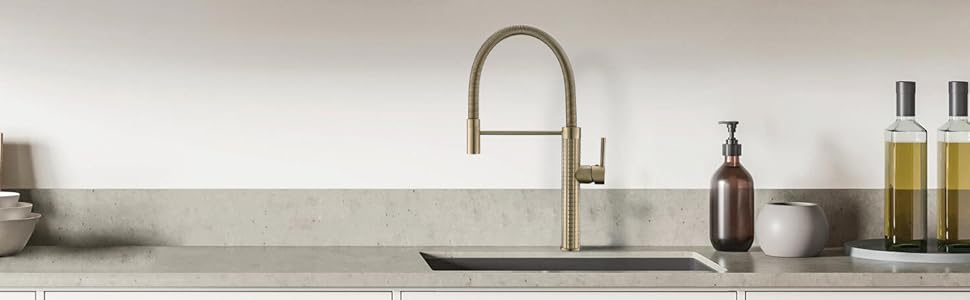 Сучасний кухонний змішувач AIMADI з висувною лійкою та 360° поворотом, чорний/рожеве золото, з двома виходами, для високого тиску