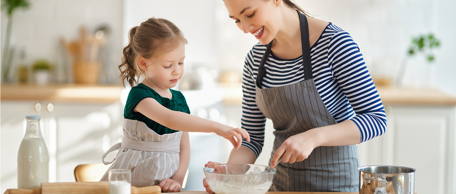 Змішувач кухонний настінний DAYONE з висувною лійкою, нержавіюча сталь, 3 режими, 360° обертання, відстань між отворами 15 см, матовий