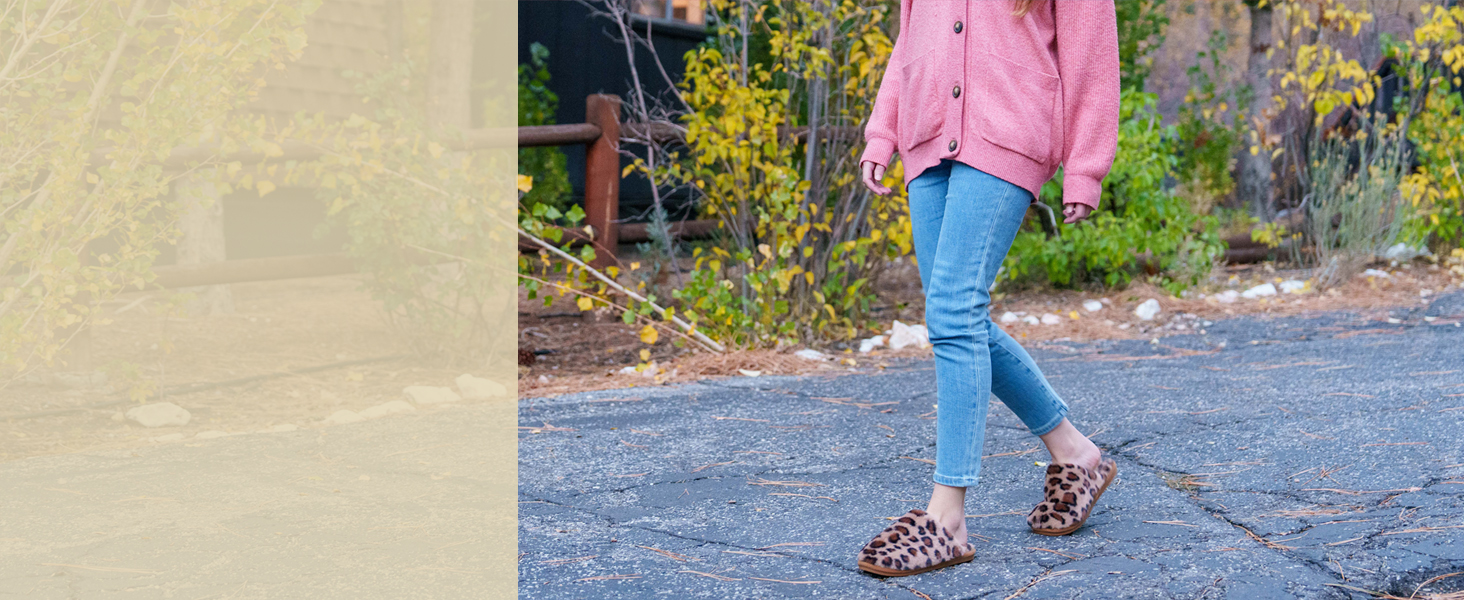 Тапочки зимові для жінок та чоловіків, теплі, з плюшем, з пам'яттю форми, антиковзкі, унисекс, розмір 40.5/42 EU, сірий леопард