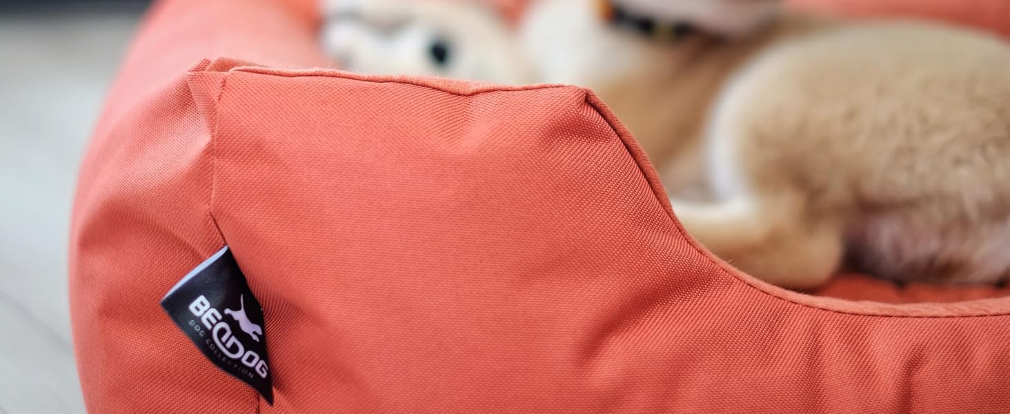 Лягушкове ліжко для собак BedDog Zara, м'яке ліжко-подушка для собак знімним та пральним чохлом, кошик для собак, собаче ліжко-диван, для маленьких собак, S L 70 x 55 x 18 см, світло-пісочний (світло-бежевий)