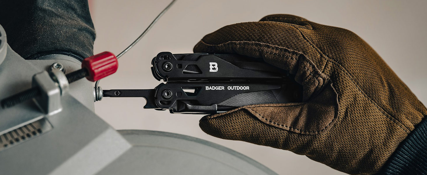 Багатофункціональний інструмент Solid Black 16-в-1: ніж для виживання, мультитул для туризму, кемпінгу та подарунок для чоловіків. Виготовлений з нержавіючої сталі, з бітами.