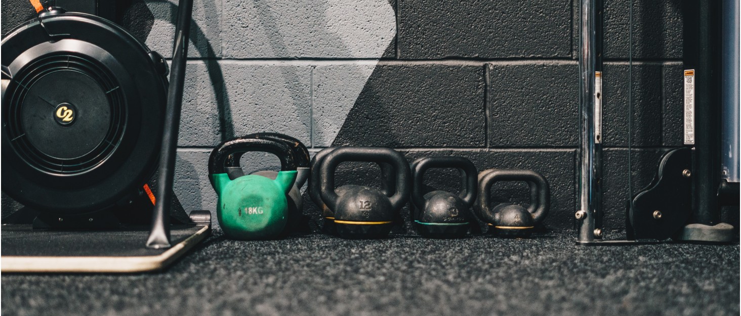 GYMAX Box Speed Trainer: регульована Standboxsack з 2 рефлекс-м'ячами та 360° поворотним кріпленням, заповнюється піском/водою, для боксу, муай-тай, MMA (дорослих та підлітків)