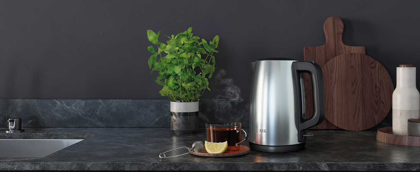 Електричний чайник AEG K3-1-3ST, 1.7 л, нержавіюча сталь, з індикатором рівня води, поворотний на 360°