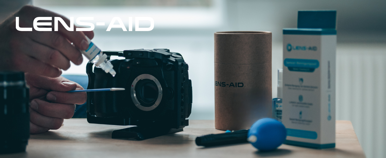 Набір для чищення камери LENS-AID 8-в-1: для об'єктивів, камер повного формату та APS-C. З рідким очищувачем, мікрофіброю, стайками, серветками, стиком, повітряним насосом та іншим.