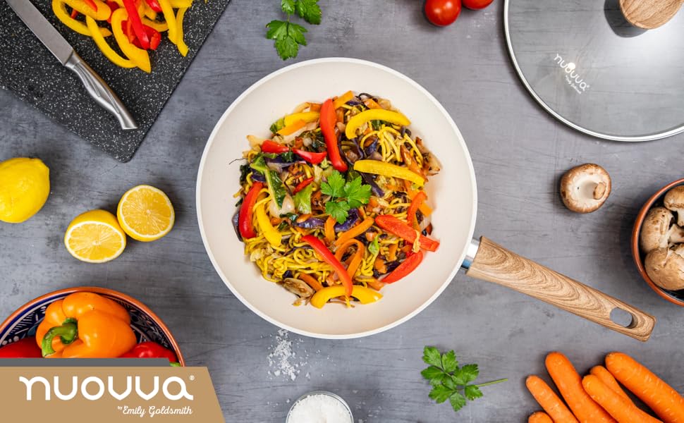 Wok Nuovva з антипригарним покриттям – глибока сковорода з кришкою з термостійкого скла, 28 см, індукційне дно, кремовий граніт