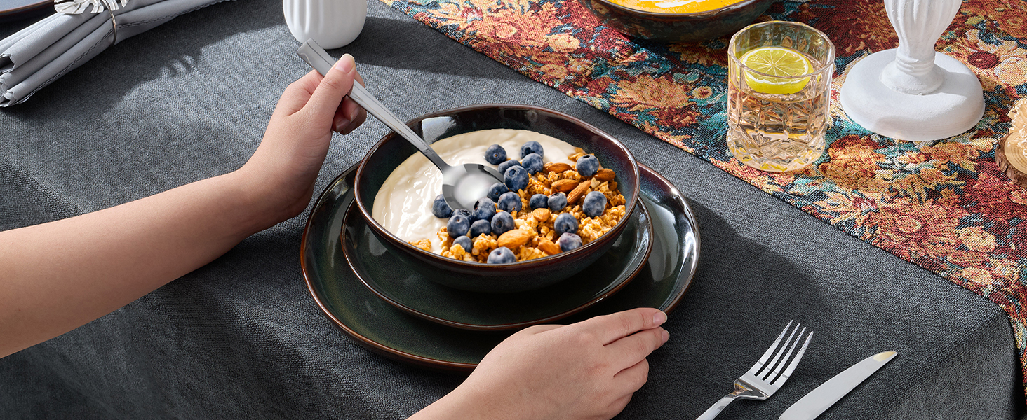 Набір посуду на 6 осіб Onader, 18 предметів: тарілки для сніданку, десерту та обіду, стегонна посуд, мікрохвильова піч, реагуючий мох зелений