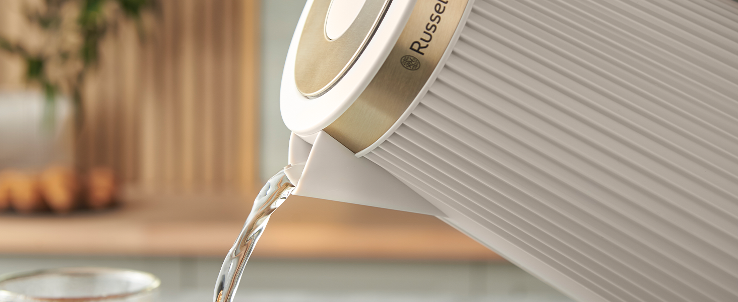 Електричний чайник Russell Hobbs Brontë Stone 1.7L 2400W з матовим дизайном та золотистими акцентами