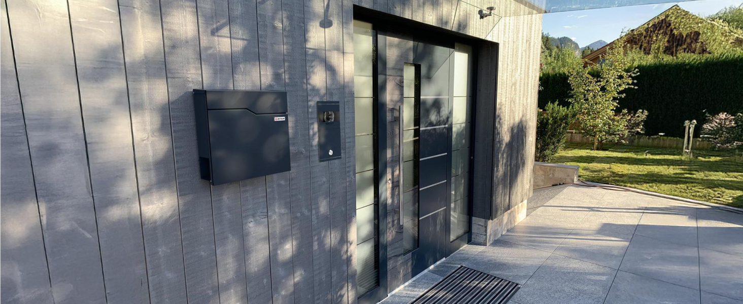 Поштова скринька Metzler Hoffmann антрацит RAL 7016 з табличкою для імені та відділенням для газет - настінна металева порошково-пофарбована, стійка до погодних умов