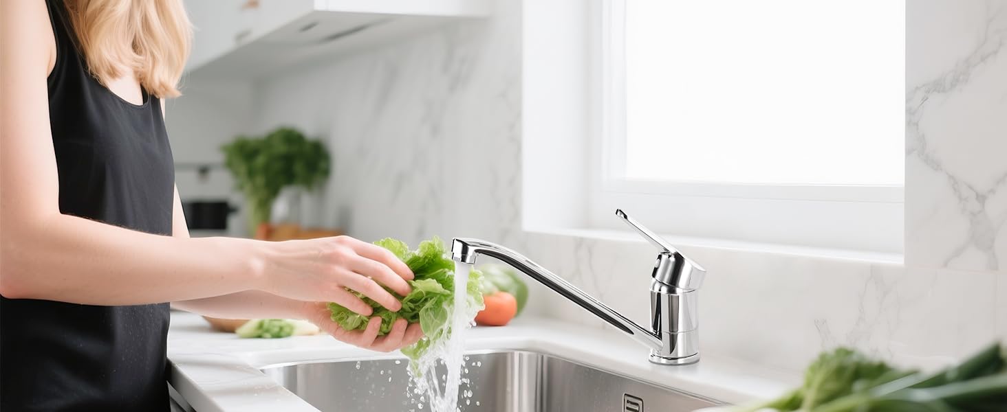 Змішувач для кухні Ibergrif M14450 з поворотним виливом 360°, керамічною картриджі та шлангами 40 см, хром/нержавіюча сталь