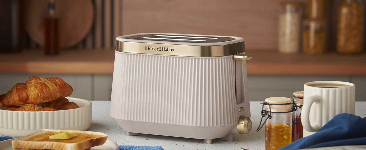 Електричний чайник Russell Hobbs Brontë Stone 1.7L 2400W з матовим дизайном та золотистими акцентами