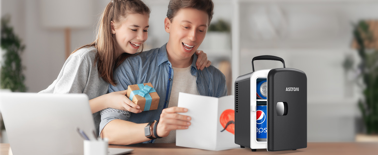 Міні-холодильник AstroAI, 4 літри, 6 банок, для авто, офісу, кімнати, косметики, 220V/12V, чорний