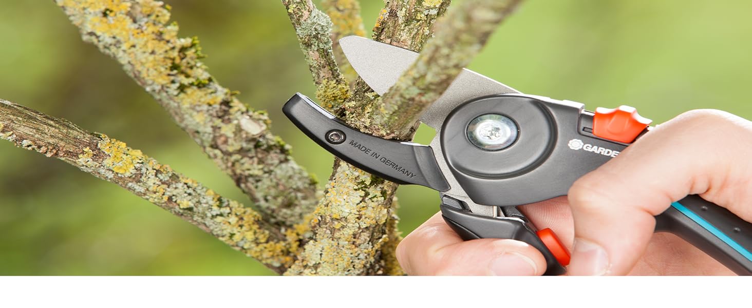 Секатор Gardena B+/L із алюмінієвими ручками, преміум байпас для гілок до 24 мм, змінне лезо