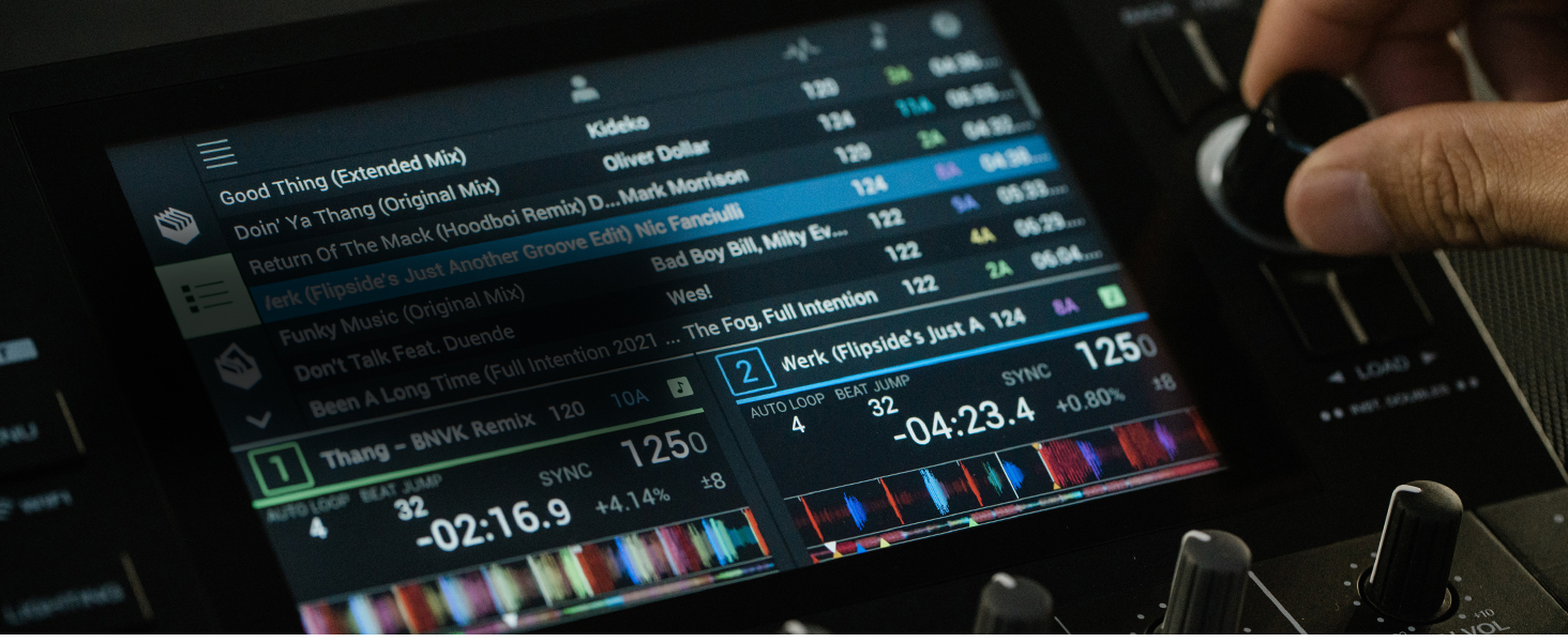 DJ контролер Denon DJ SC LIVE 4: 4 деки, Stem-розділення, Wi-Fi, вбудовані динаміки, сумісність з Serato DJ та Virtual DJ