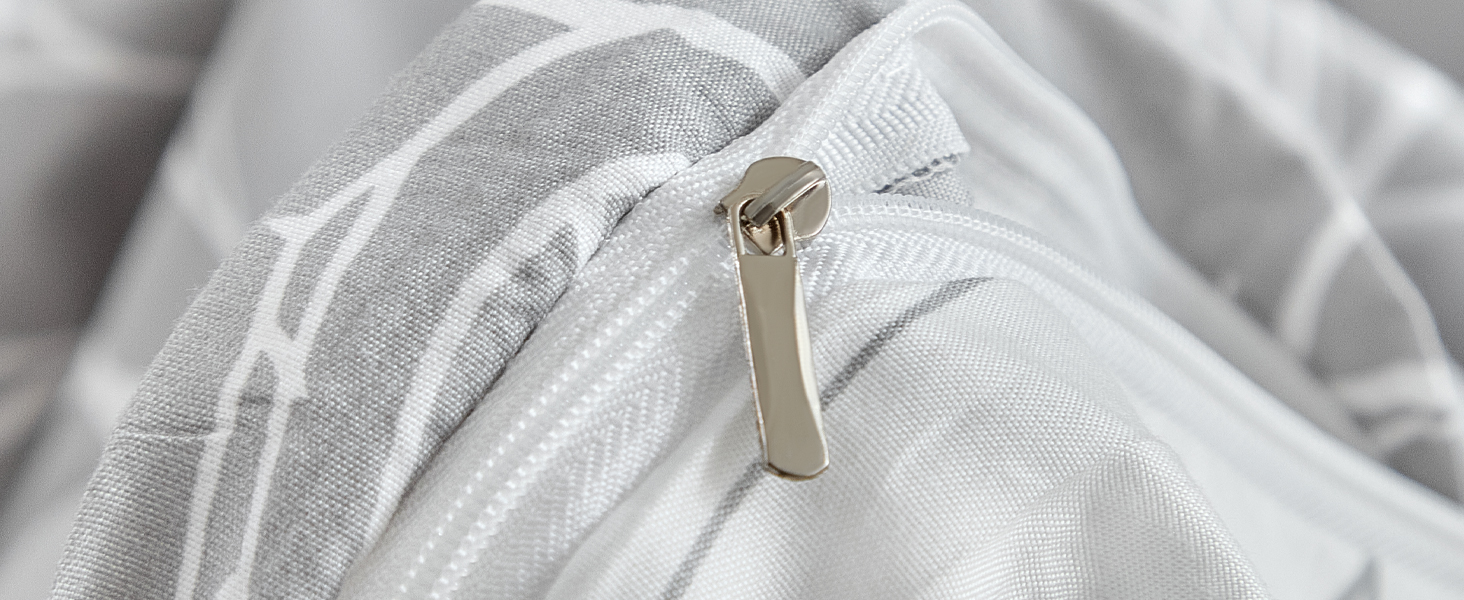 Постільна ковдра Lekesky 135x200 4-х частинна - 2 наволочки 135x200 см + 2 наволочки 80x80 см, квітковий принт, сірий поліестер мікрофібра з блискавкою, гілки сірий/білий