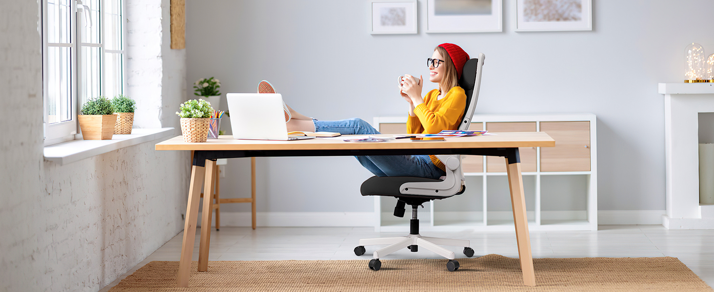 Ергономічне крісло для офісу з регульованою підголівником, крісло для робочого столу з сітки, відкидні підлокітники, широке сидіння, функція гойдання, комп'ютерне крісло EN 1335, офісне крісло 200 кг (чорно-біле)