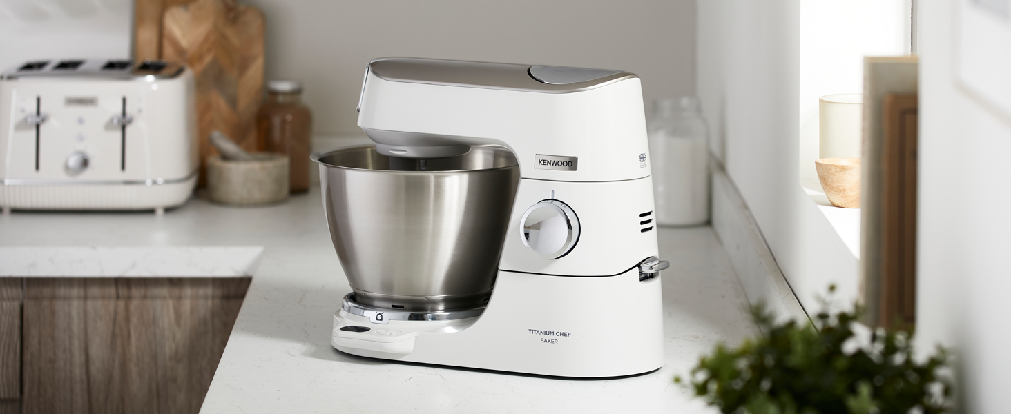 Кухонна машина Kenwood Titanium Chef Baker KVC65.001WH з вбудованими вагами, 1200 Вт, 3 насадки для кондитерських виробів, лопатка та захист від бризок, біла