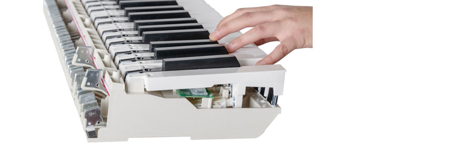 McGrey DP-18 WN E-Piano: 88 важких клавіш з молоточним механізмом, 128 звуків, Dual/Split, захисний чохол, 3 педалі, матовий горіх