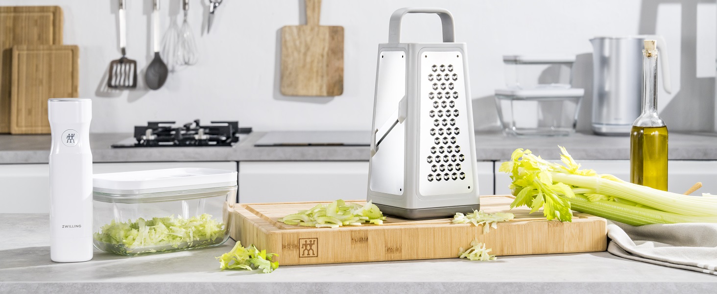 Терка кухонна ZWILLING Z-Cut, багатофункціональна, нержавіюча сталь, 4 змінні насадки, двостороннє натирання, з лотком, сіра