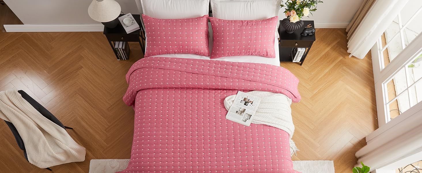 Покривало Qucover 220x240 см рожеве, бавовна, ультрам'яке, з вишивкою, комплект з 2 наволочками, стьобане покривало для ліжка або дивану