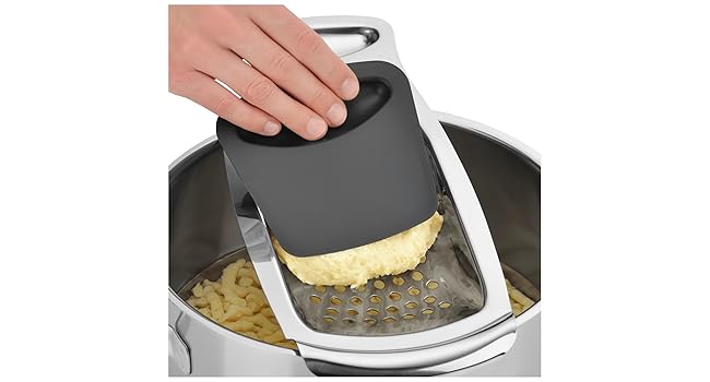 Терка для шпецле WMF Spätzle-Profi 35x14 см, нержавіюча сталь Cromargan, з лопаткою, підвісний жолоб, можна мити в посудомийній машині