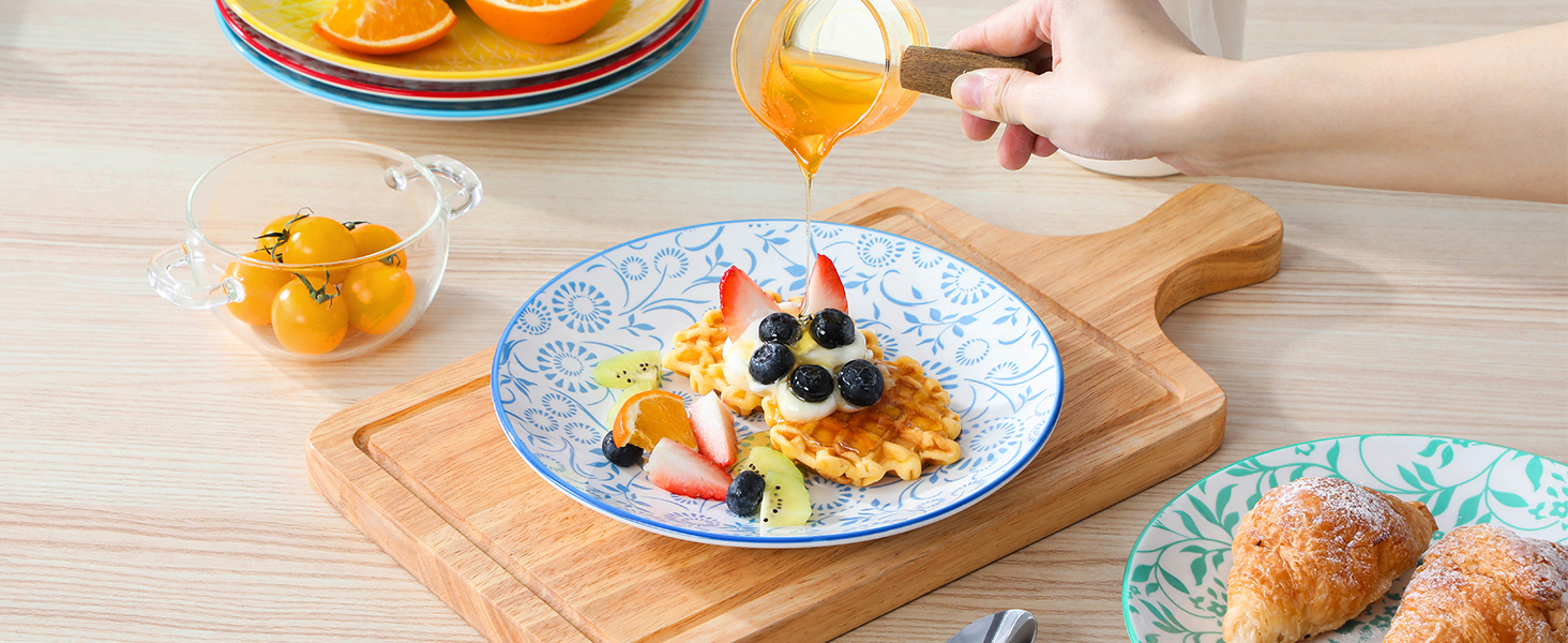 Набір посуду Vancasso Selene для 6 осіб, 24 елементи, пастелеве порцелянове покриття. Включає: 6 тарілок, 6 тарілок для десерту, 6 супових тарілок, 6 мисок. Підходить для мікрохвильової печі.