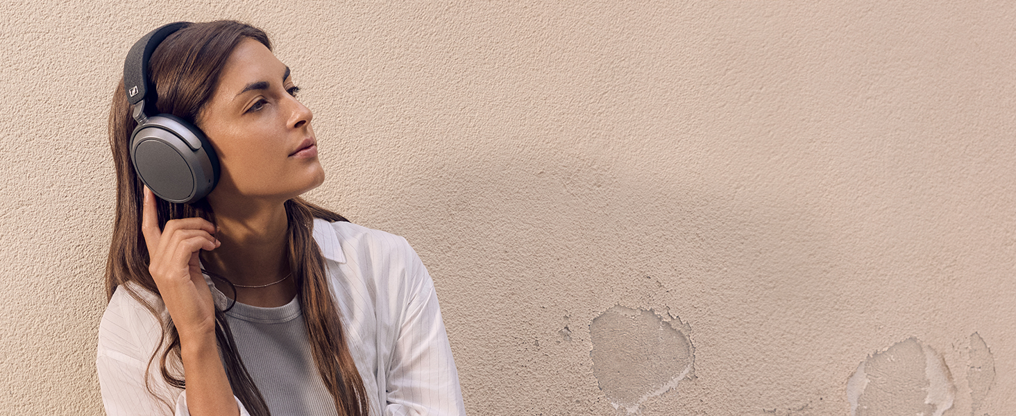 Навушники бездротові Sennheiser Momentum 4 Wireless Noise Cancelling – Bluetooth, з активним шумозаглушенням, 60 год автономії, складані, графіт