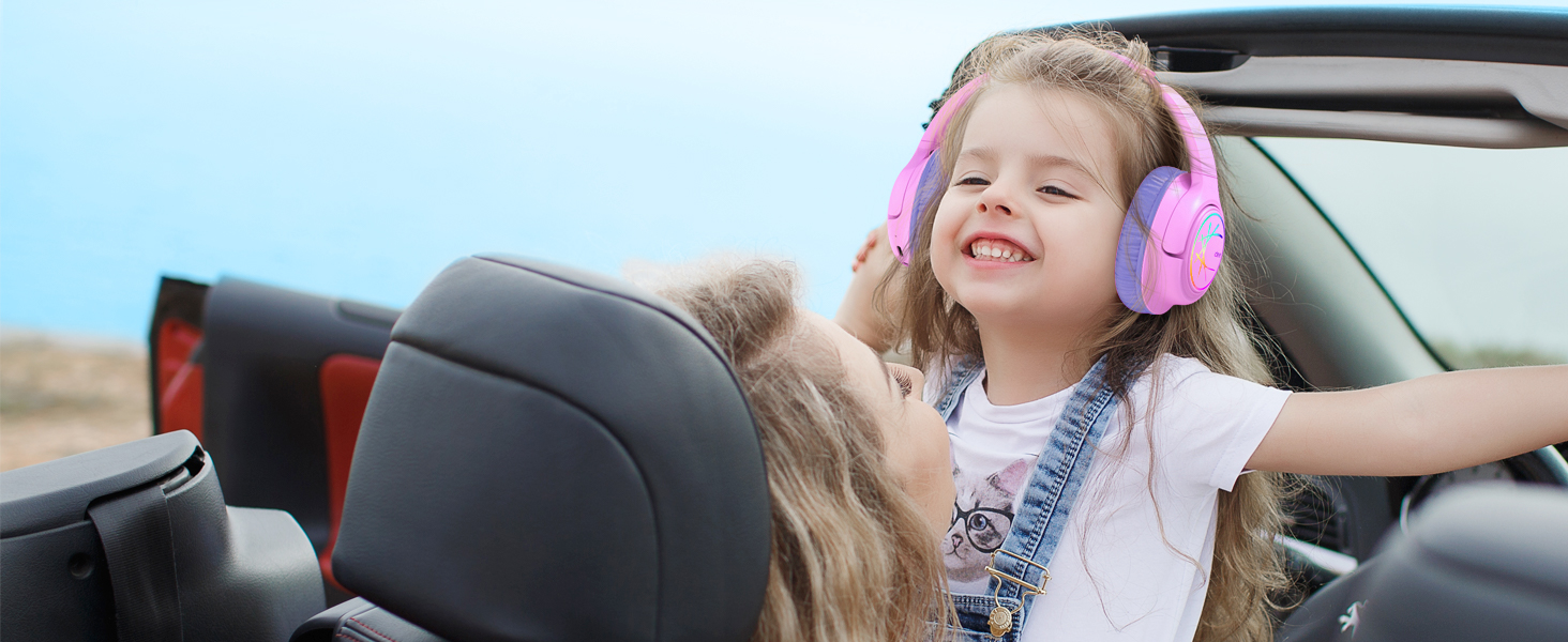 iClever Бездротові навушники для дітей з LED-підсвіткою, обмеження гучності 74/85 дБ, 43 години роботи, стереозвук, Type-C, AUX-кабель, Bluetooth 5.3, для планшетів/подорожей, рожево-фіолетові