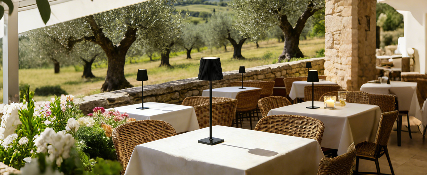 Світлодіодна настільна лампа бездротова LED для вулиці та дому, димована, з акумулятором 5200mAh, водонепроникна IP54, чорна