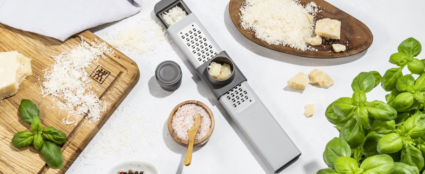 Терка кухонна ZWILLING Z-Cut, багатофункціональна, нержавіюча сталь, 4 змінні насадки, двостороннє натирання, з лотком, сіра