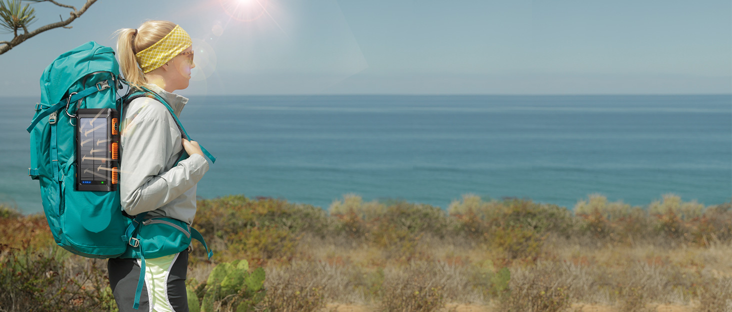 Power Bank Solar GOODaaa 26800mAh з 6 виходами, 4 входами, 15W, для мобільних пристроїв, з ліхтариком та карабіном (Оранжевий)