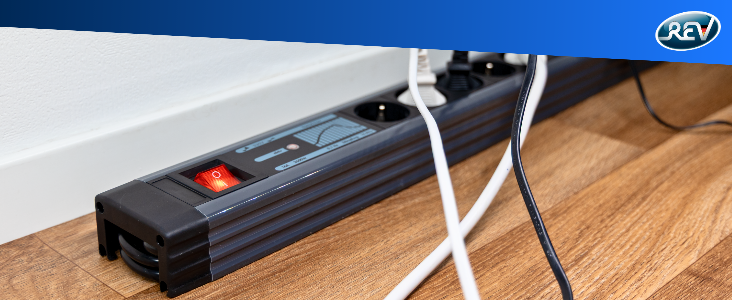 Многофункціональна мережева розетка REV SupraGuard 4-fach з вимикачем, 2.5м кабелю, захистом від перенапруги та фільтром, антрацит-чорний